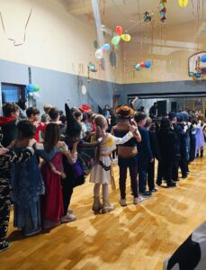 Zabawa karnawałowa w klasach młodszych